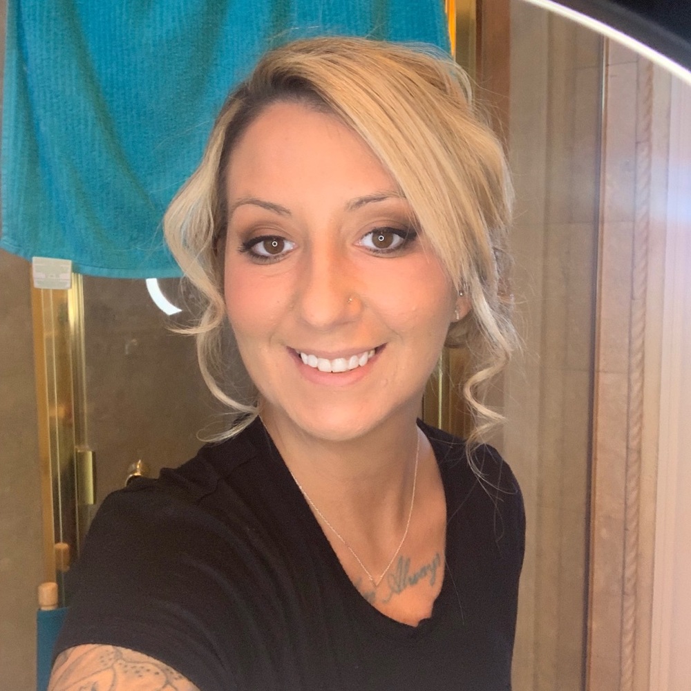 Meet your Posher, Melissa